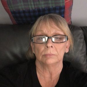 Meet your Posher, Rena